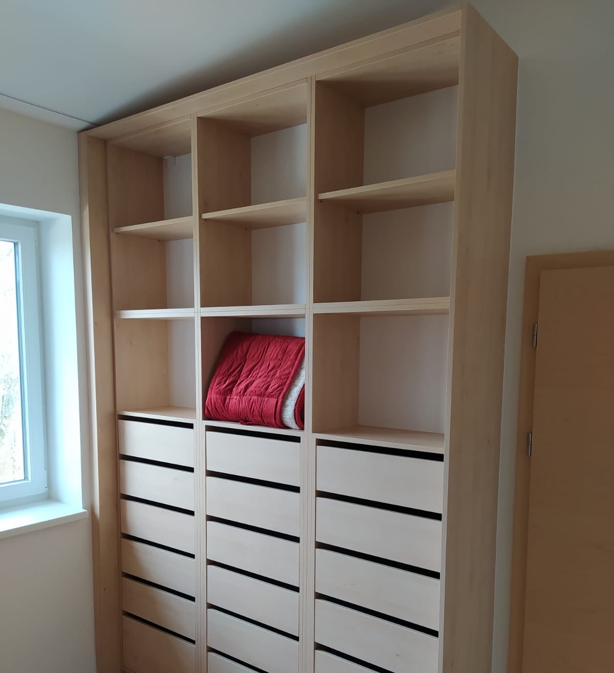 Skříň v nikách
